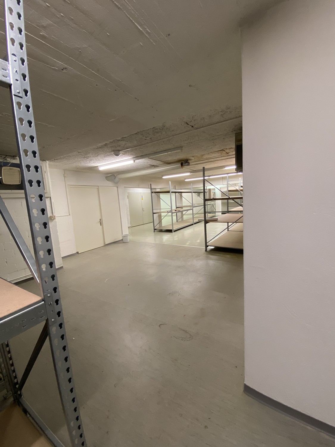 303m² commercial