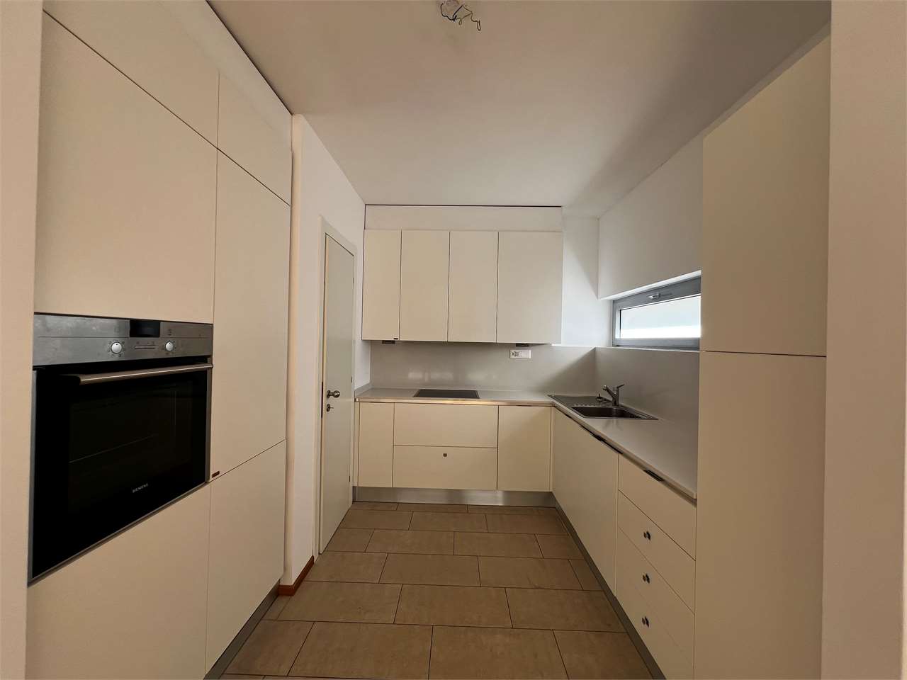 2 ½ Zimmer möblierte Wohnung