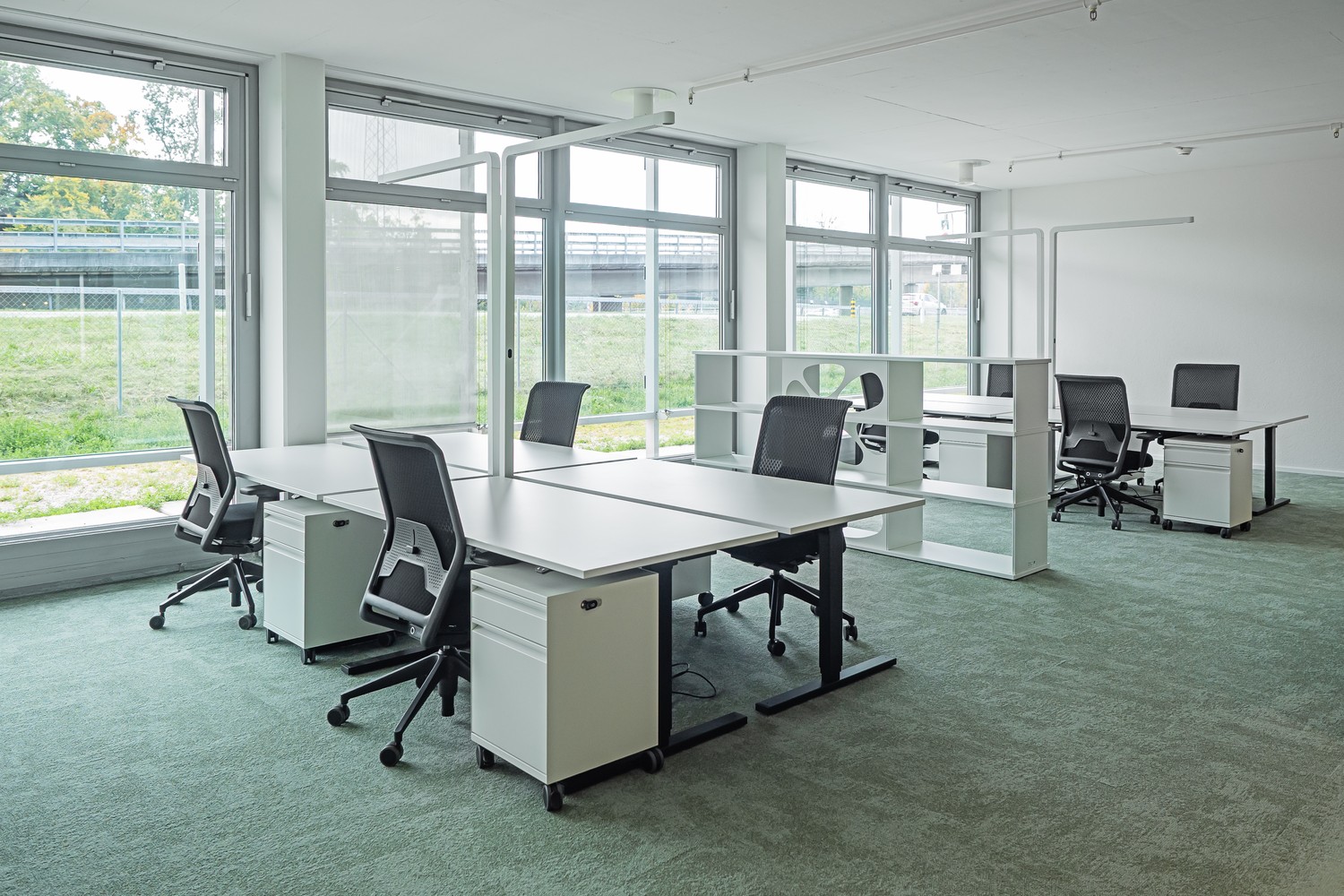 256-3300m² office