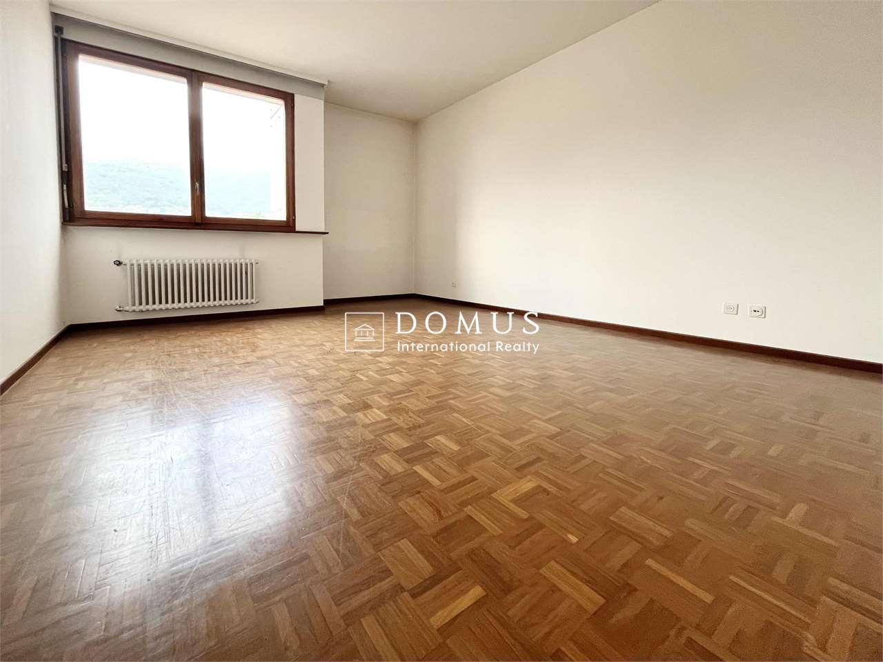 6 rooms apartment
