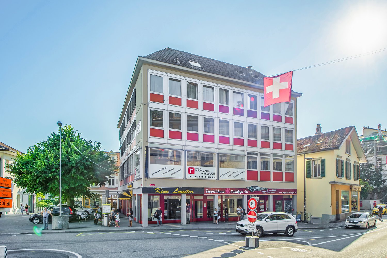 190m² shop