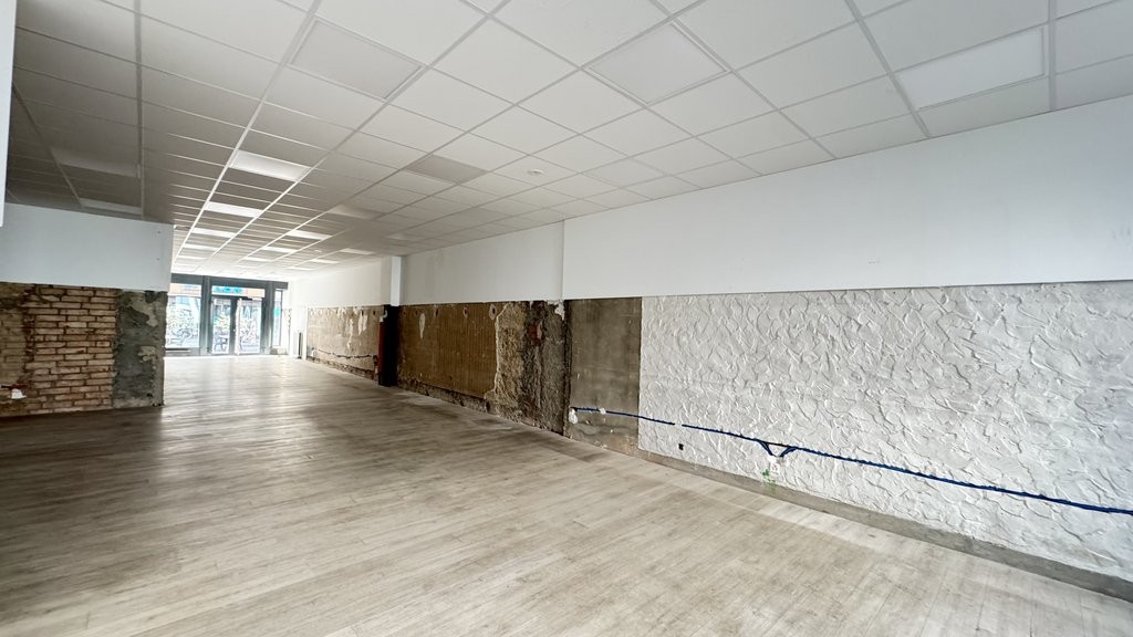 120m² shop
