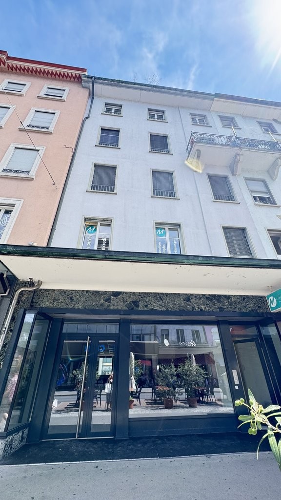 120m² shop