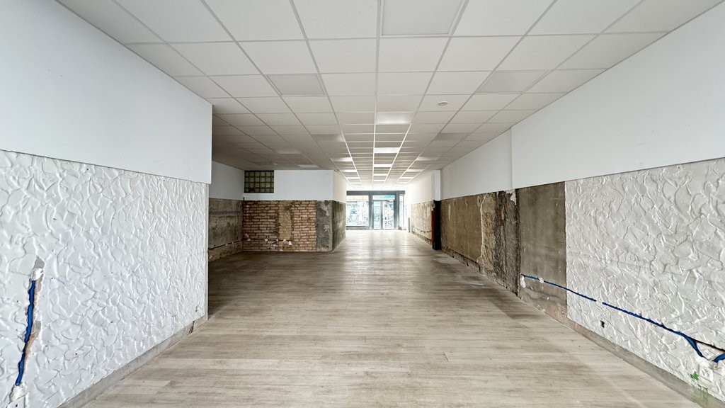 120m² shop
