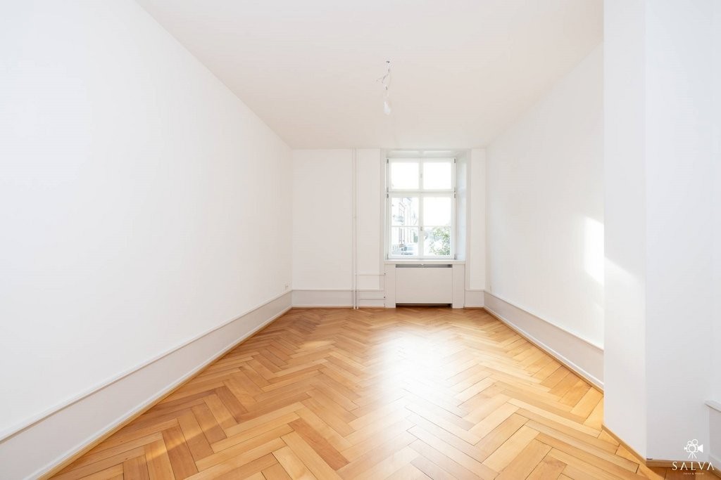 138m² office