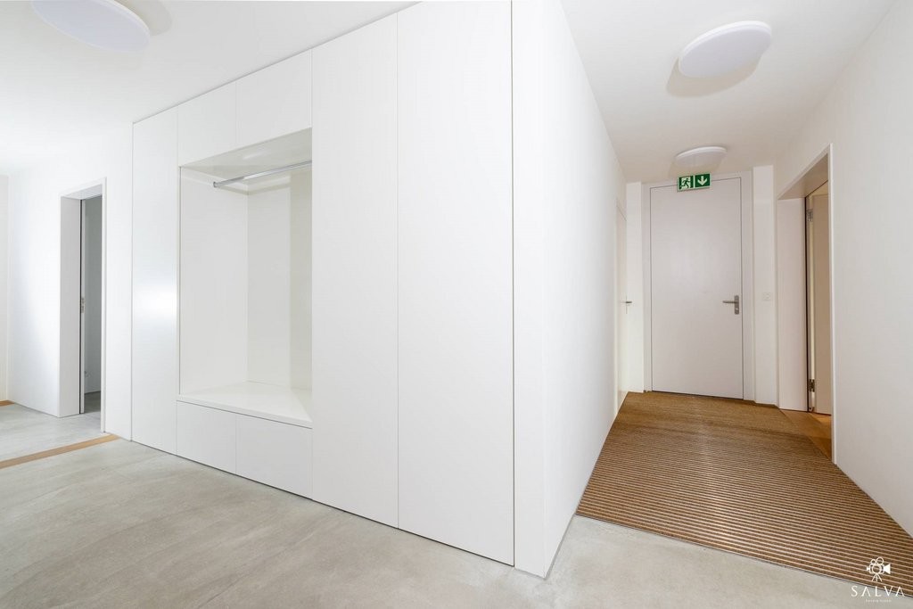 138m² office