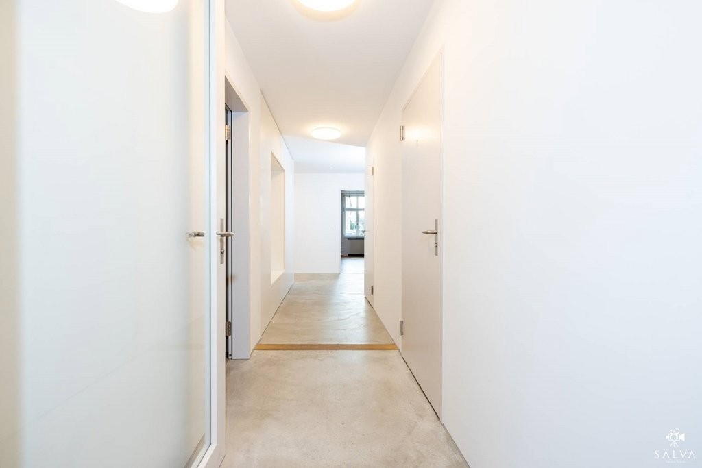 138m² office