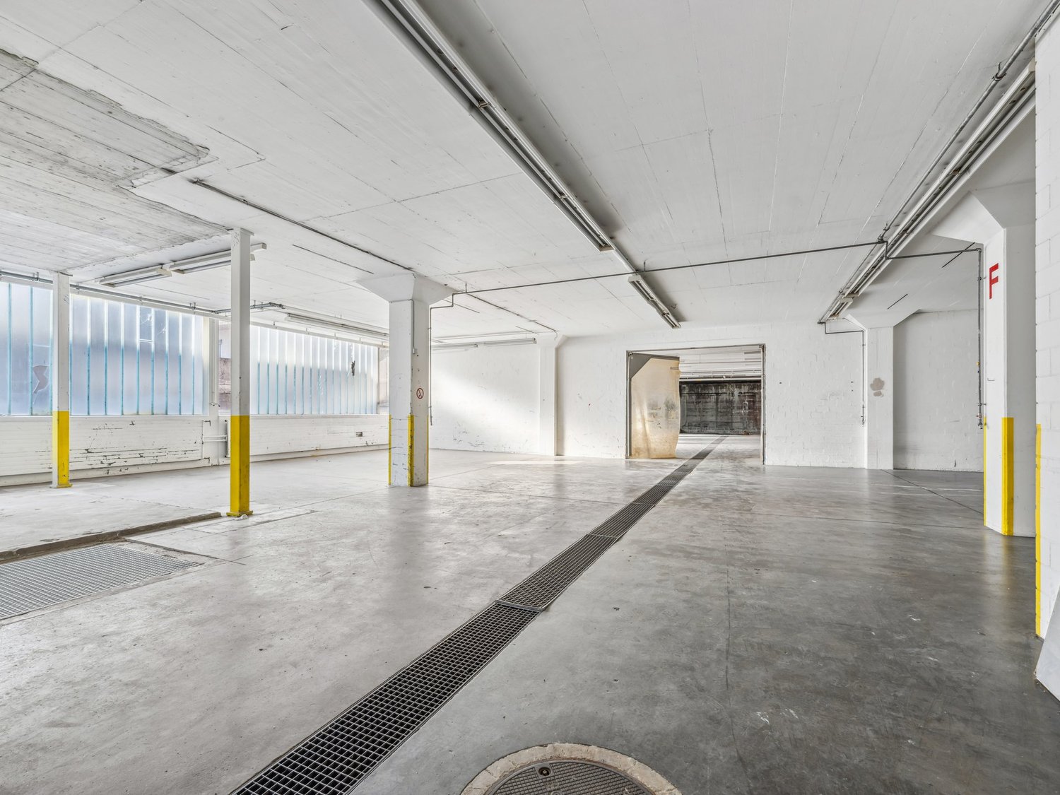 670m² industrial object