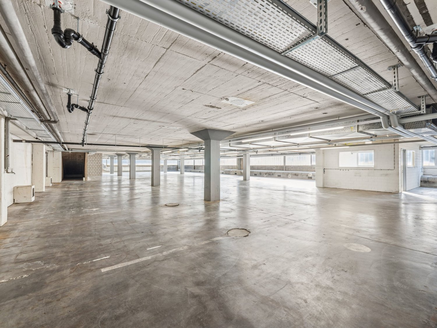 670m² industrial object