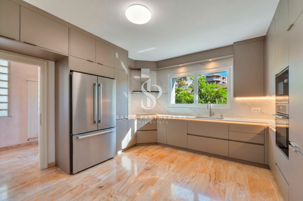 9 rooms apartment