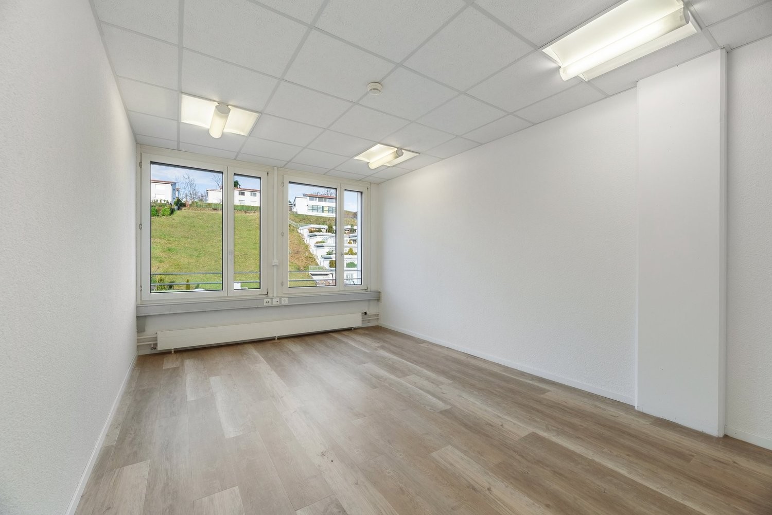 27m² office