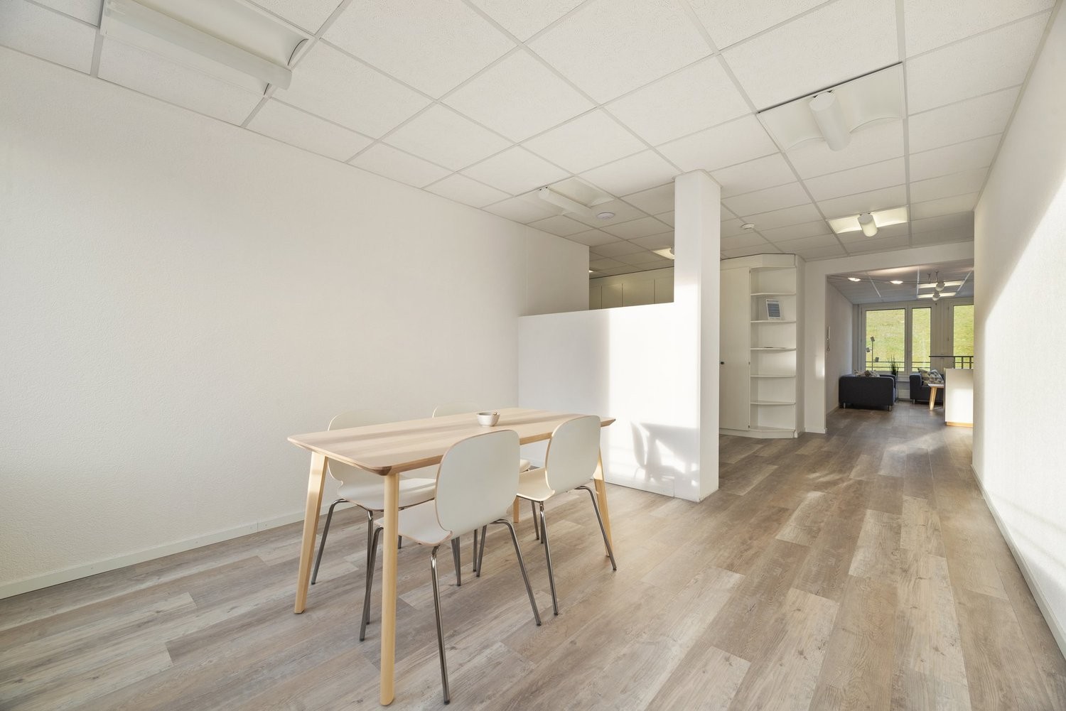 27m² office