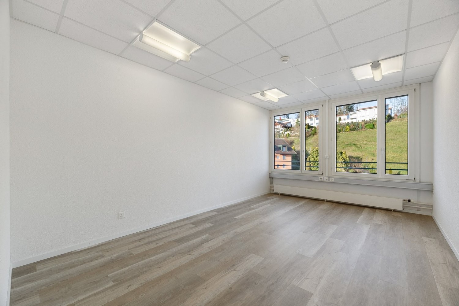 27m² office