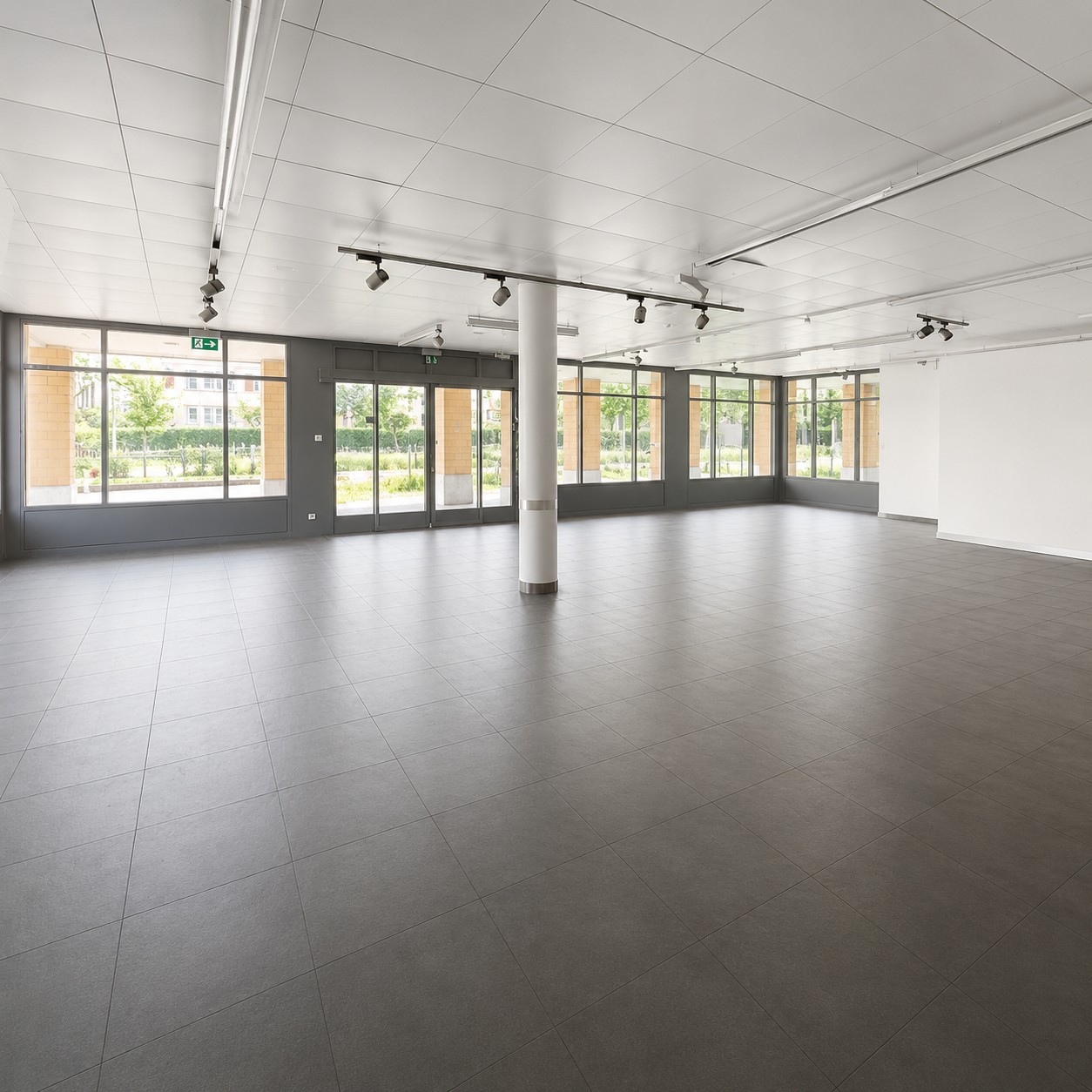 414m² commercial