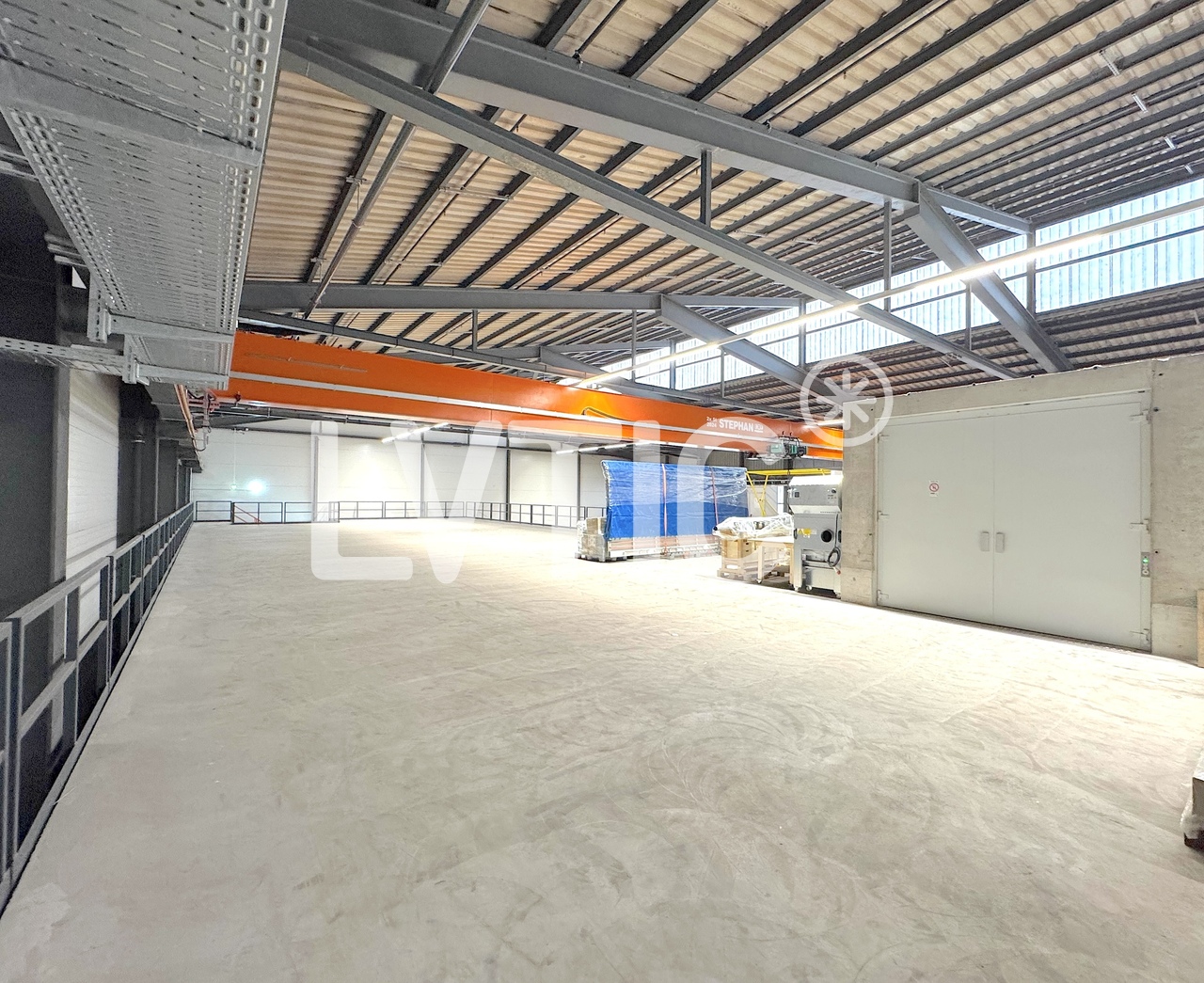 1000m² storage room