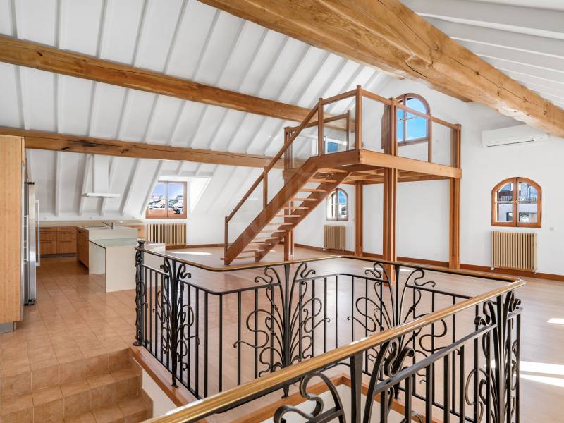 8 rooms apartment
