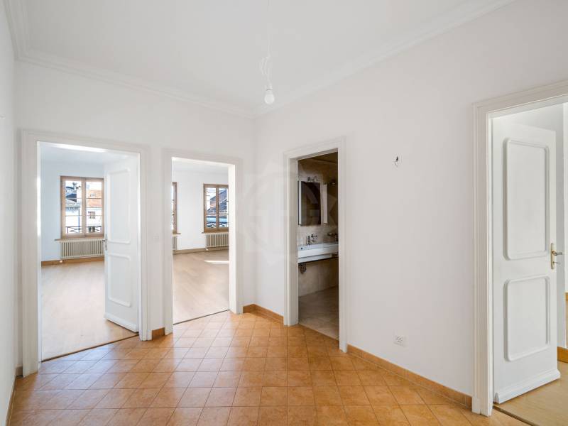 8 rooms apartment