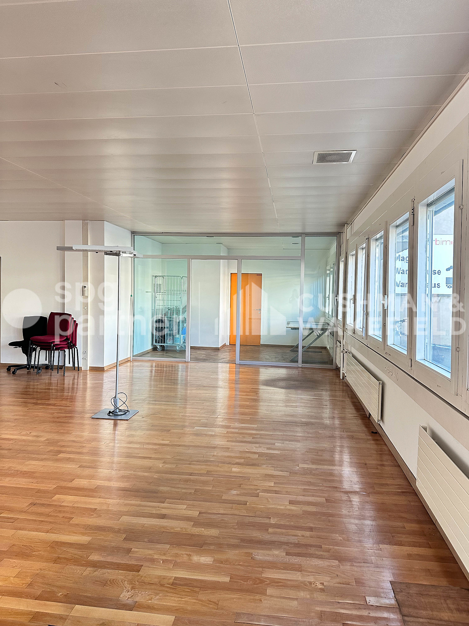 312m² office