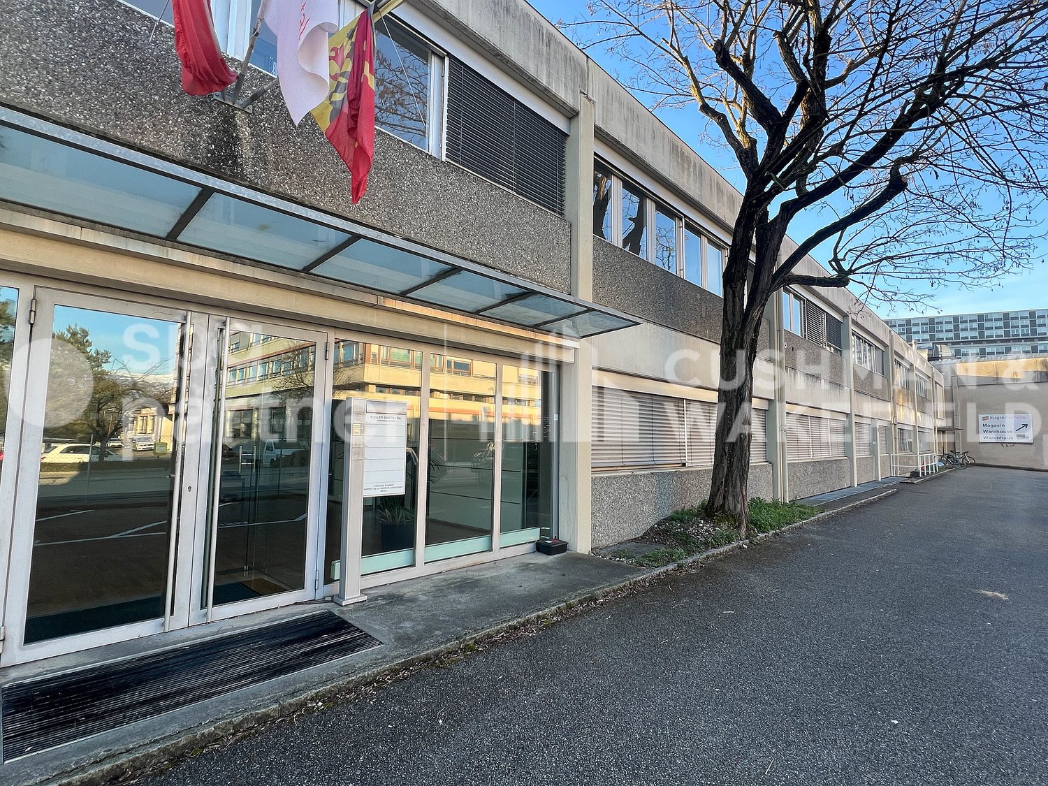 312m² office