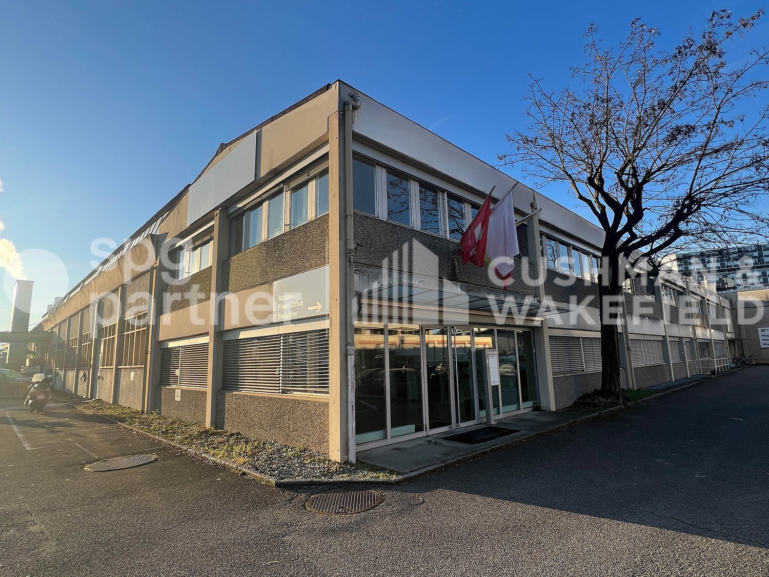 312m² office
