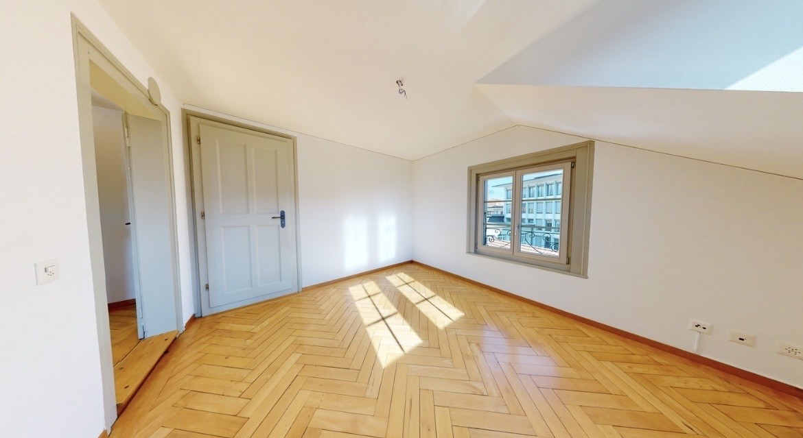 6 rooms apartment