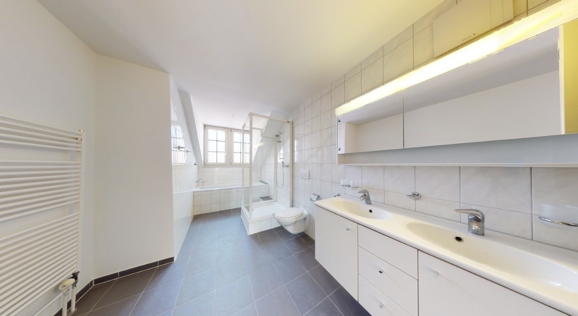 6 rooms apartment