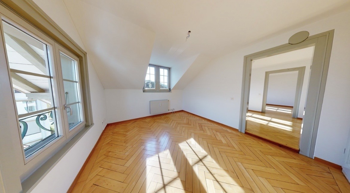 6 rooms apartment