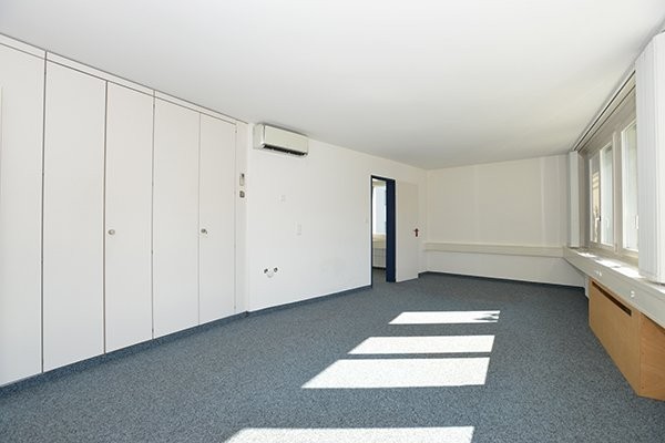 170m² office