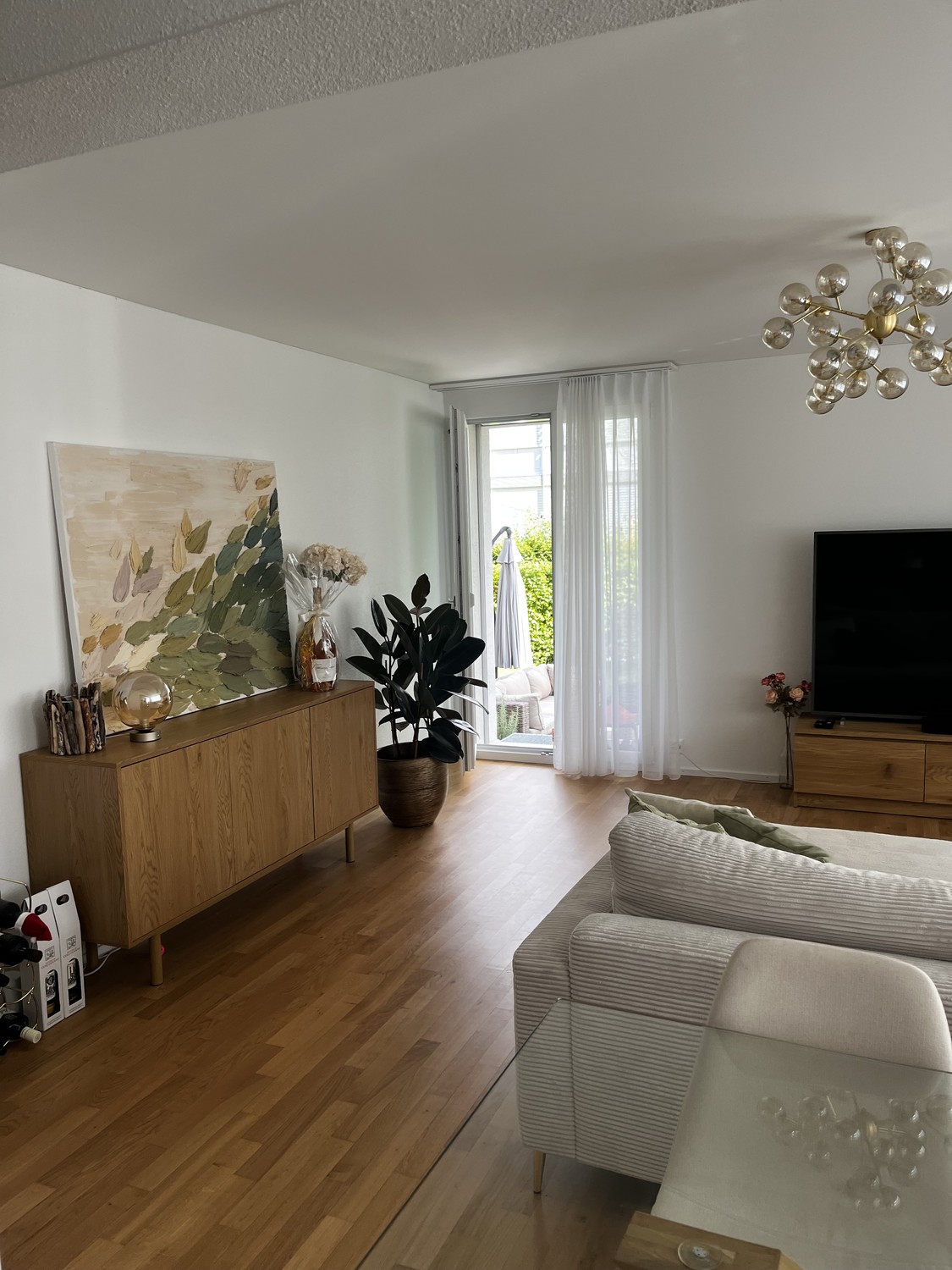 Grosses Zimmer in einer modernen Wohnung mit Garten – Februar bis Juni (flexibel)