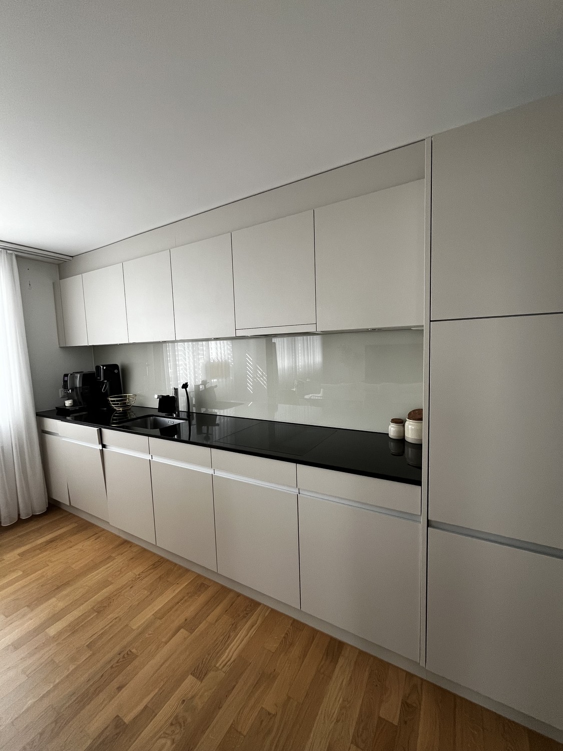 Grosses Zimmer in einer modernen Wohnung mit Garten – Februar bis Juni (flexibel)