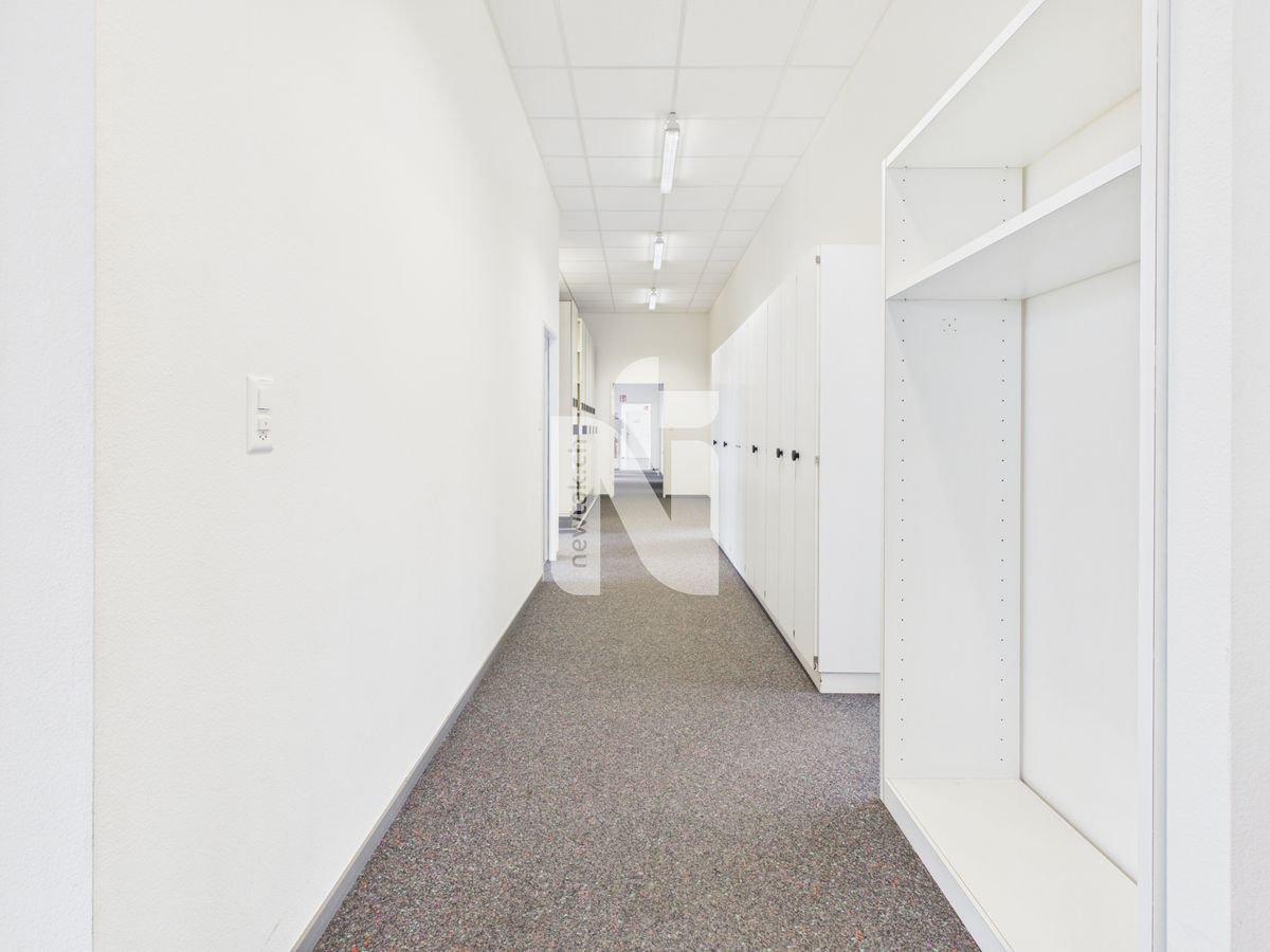 400m² office