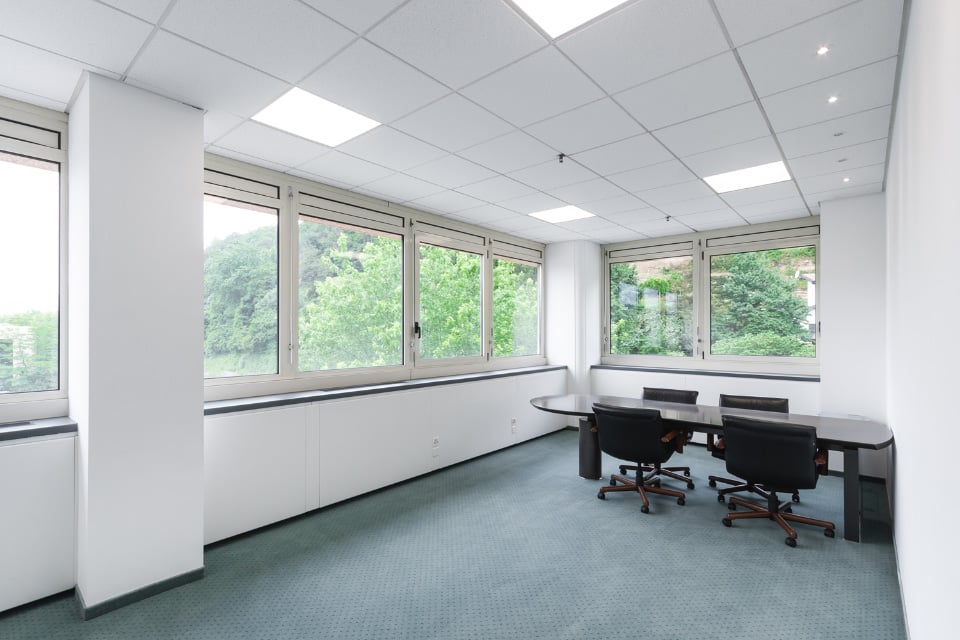 1162m² office