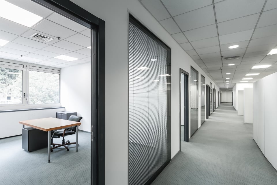 1162m² office