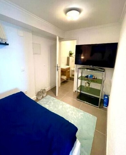 2 rooms furnished flat