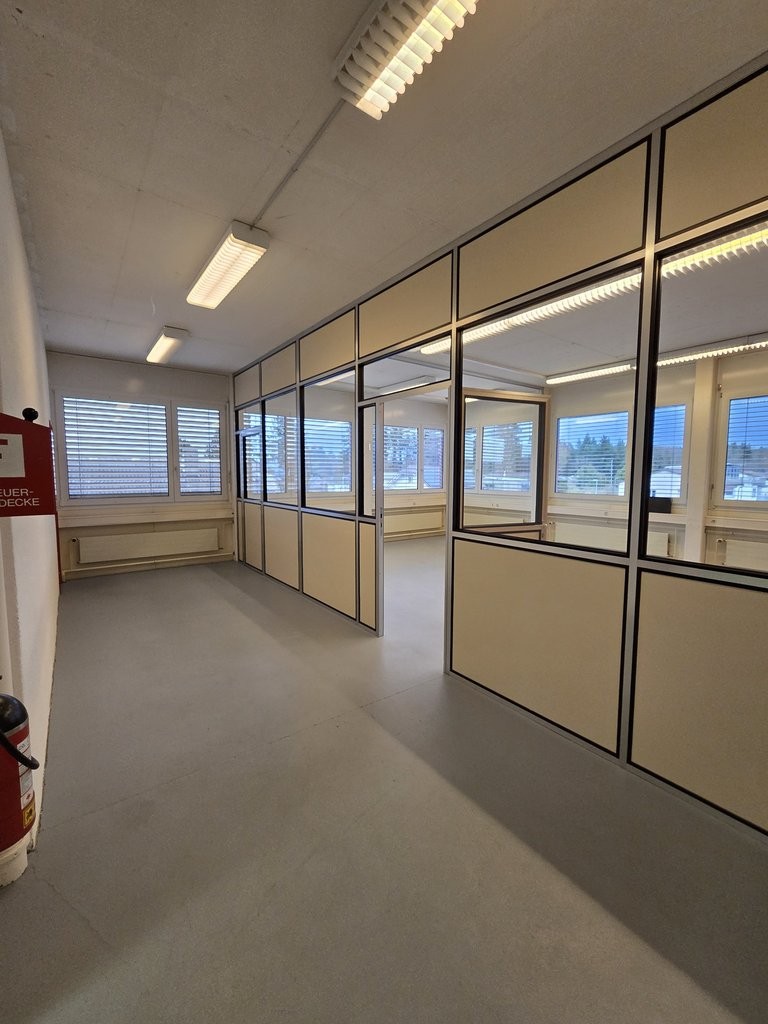 65m² commercial
