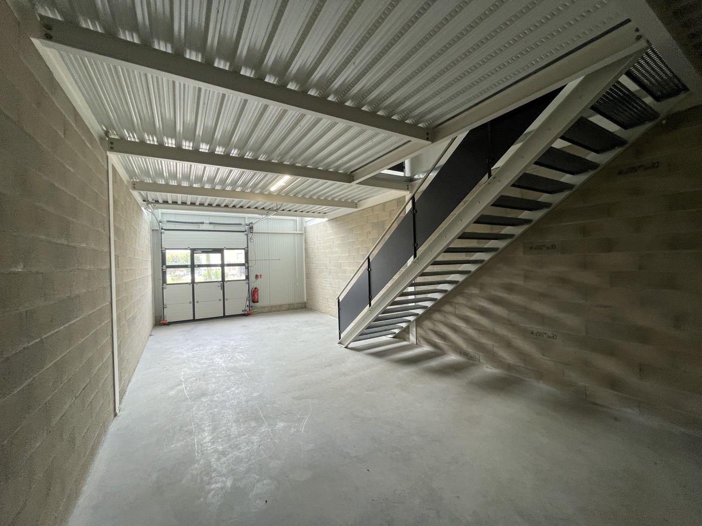 110-110m² commercial