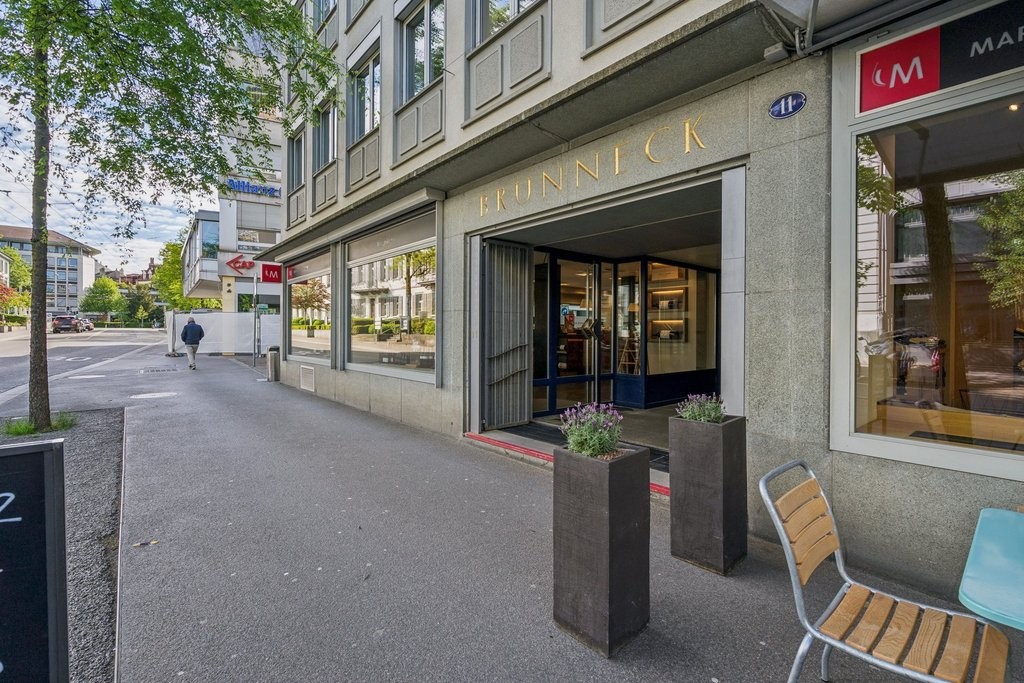 76m² office