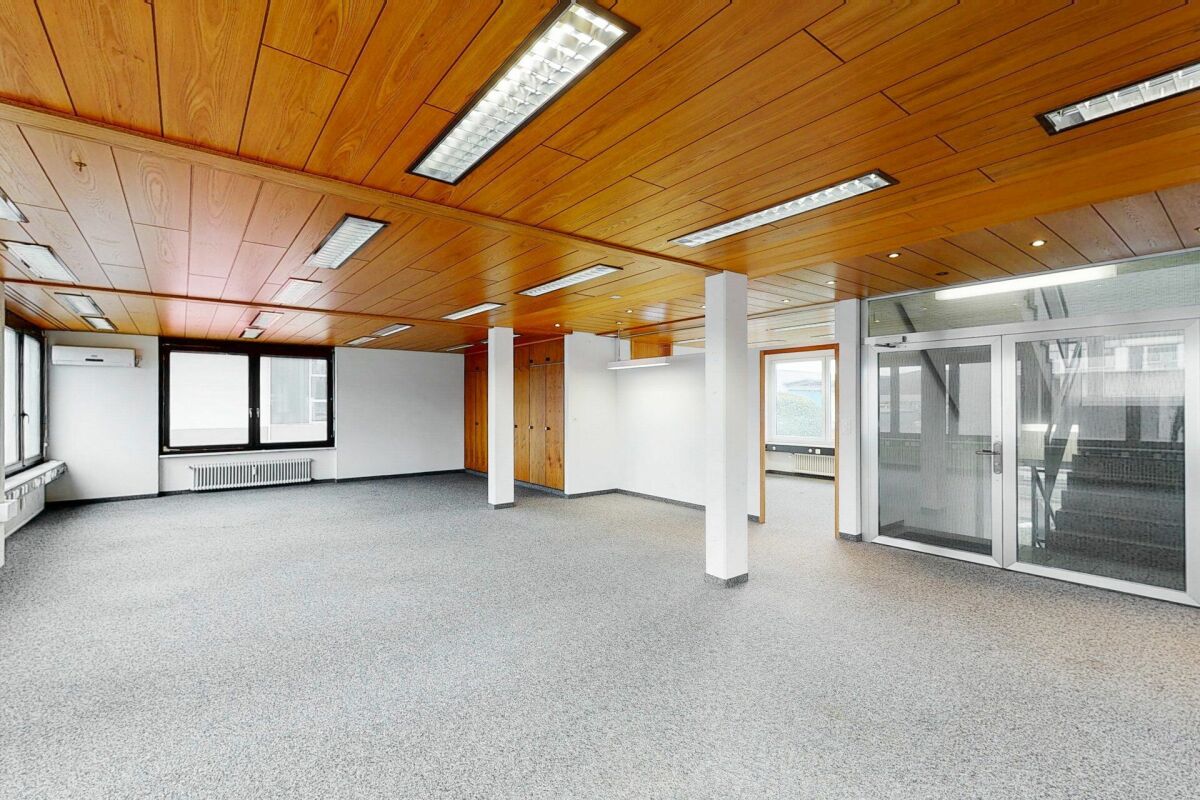 200m² office
