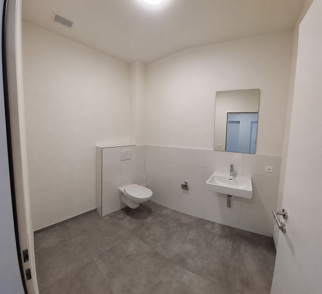 111m² commercial