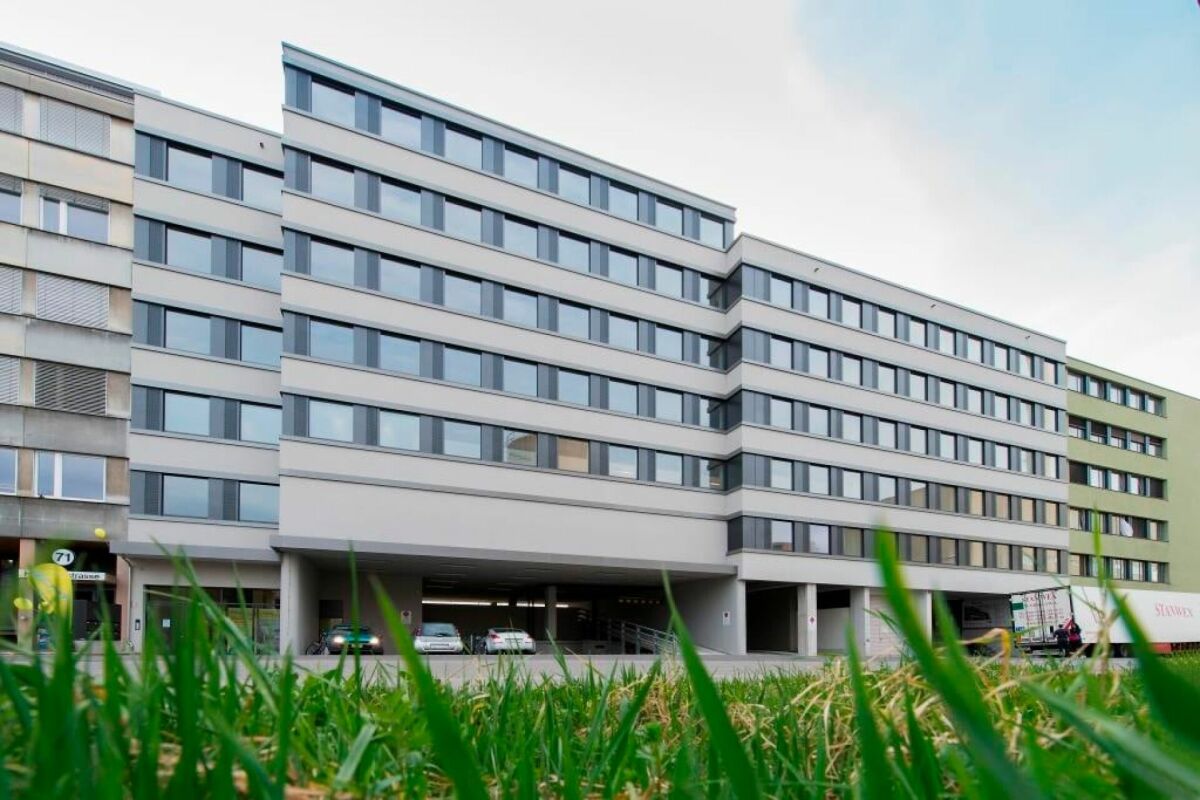 699m² commerciale