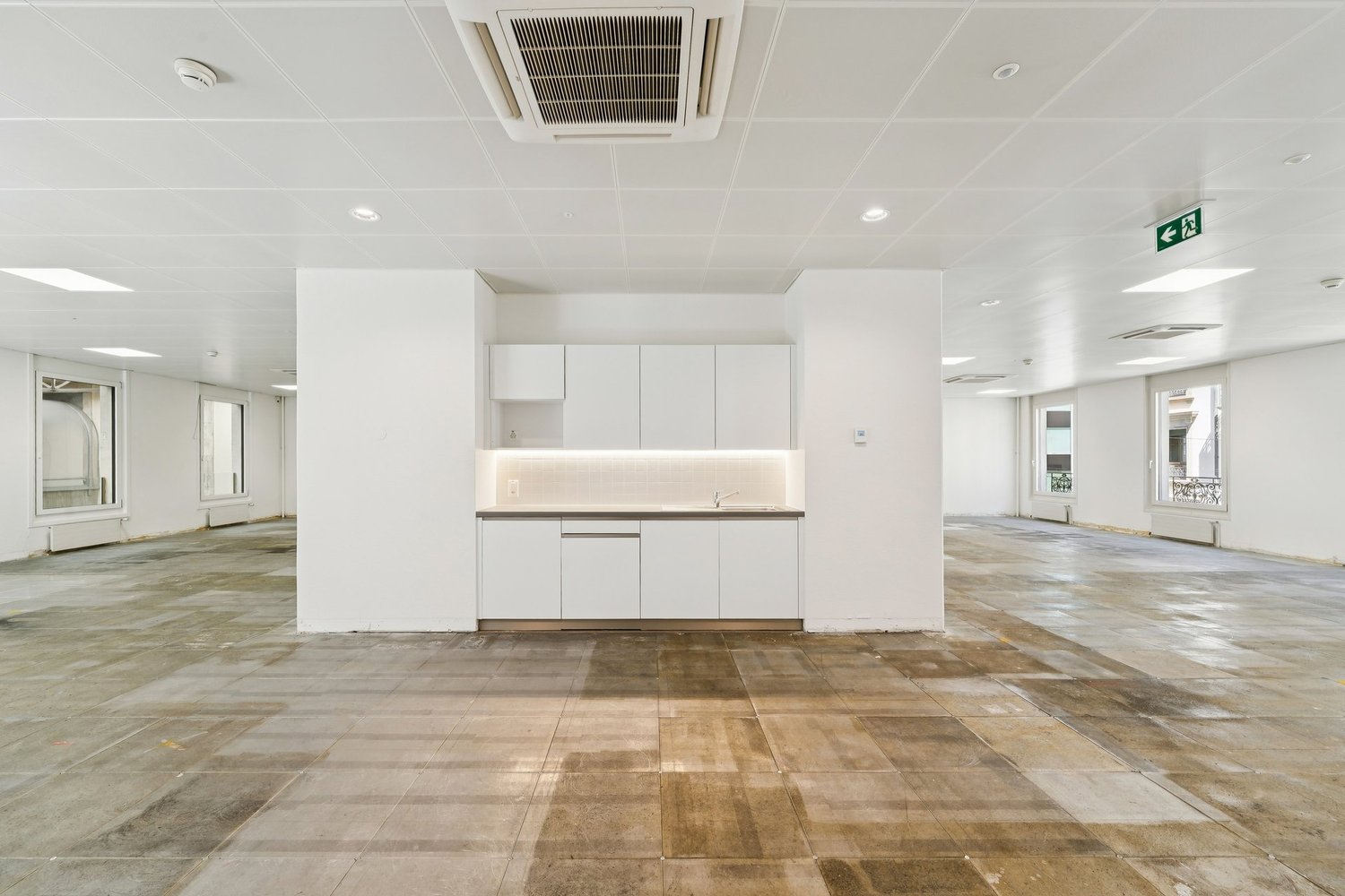 500m² office