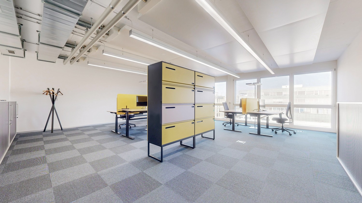 1068m² office