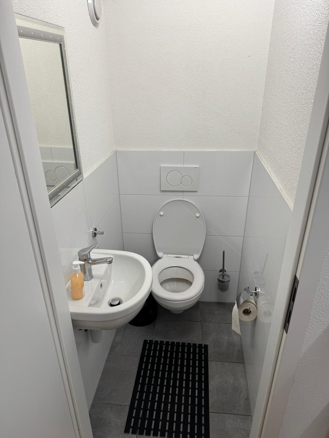140m² commercial