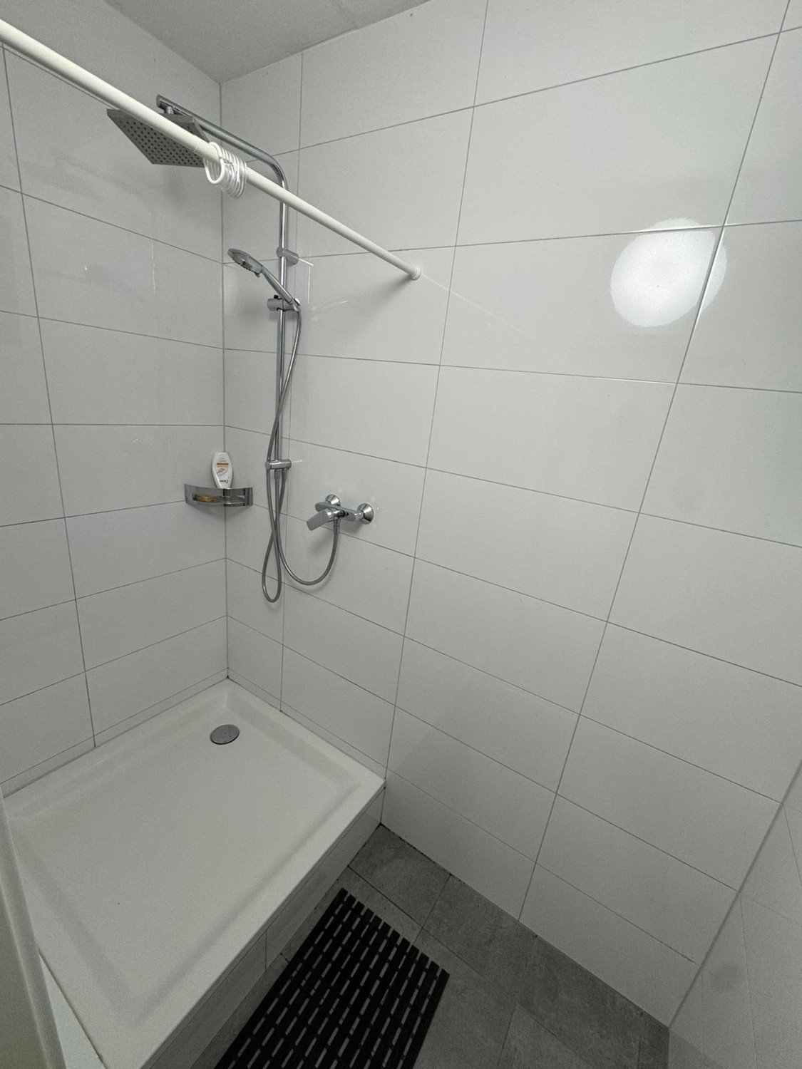 140m² commercial