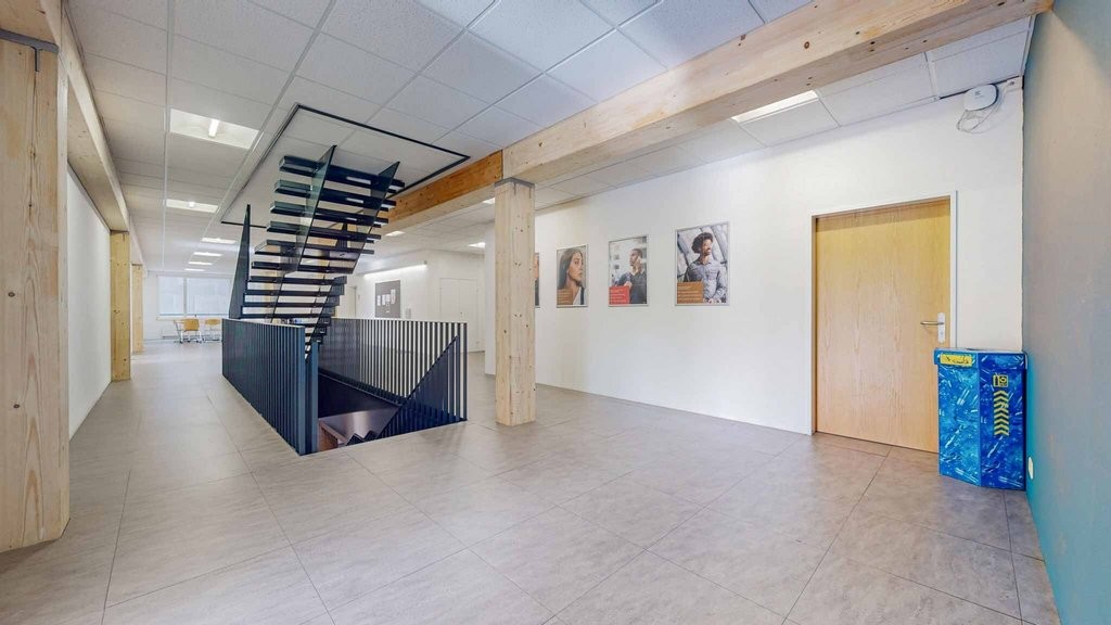 462m² office