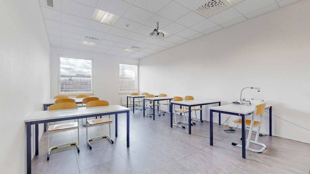 462m² office
