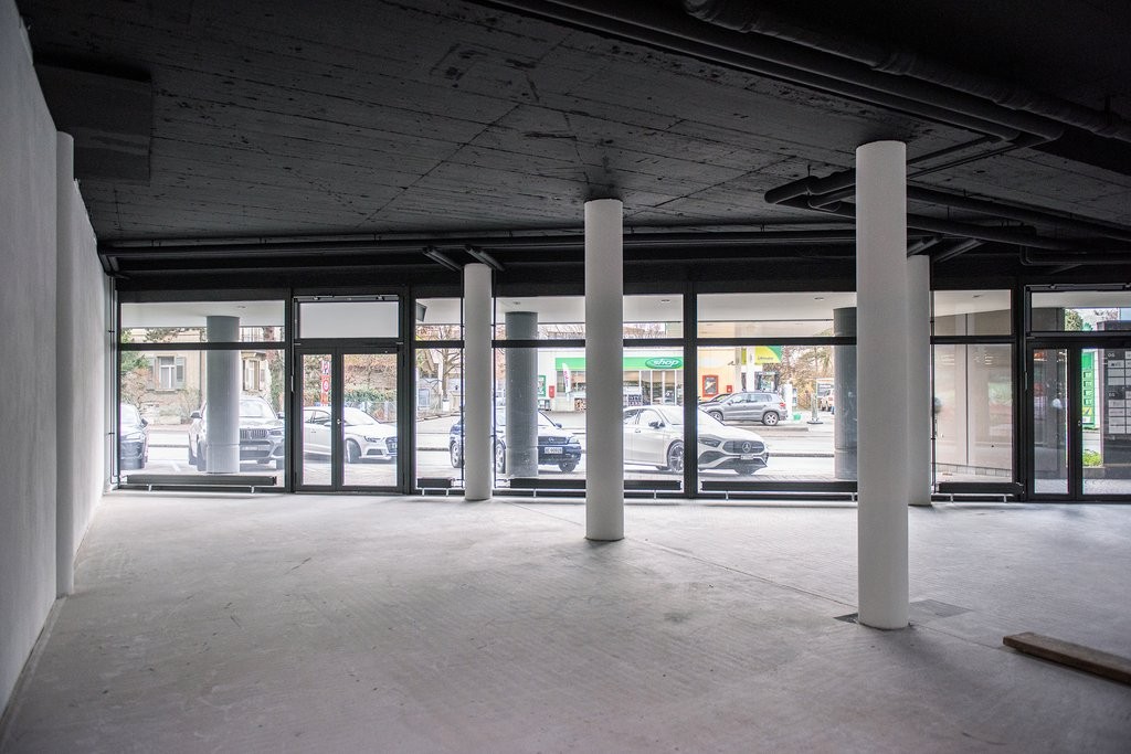 negozio di 179m²