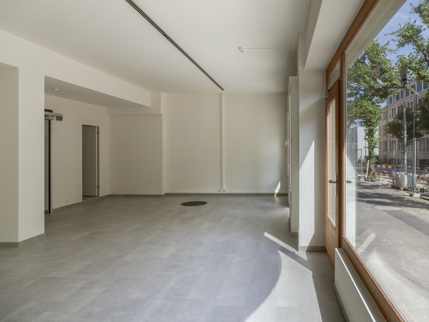 78m² commercial