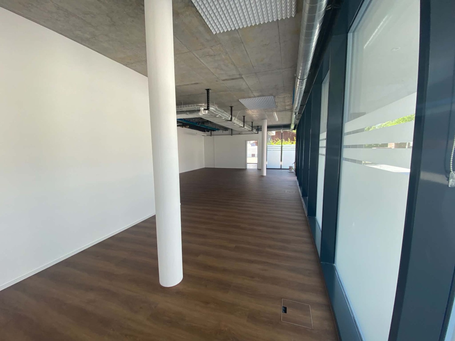 125m² office