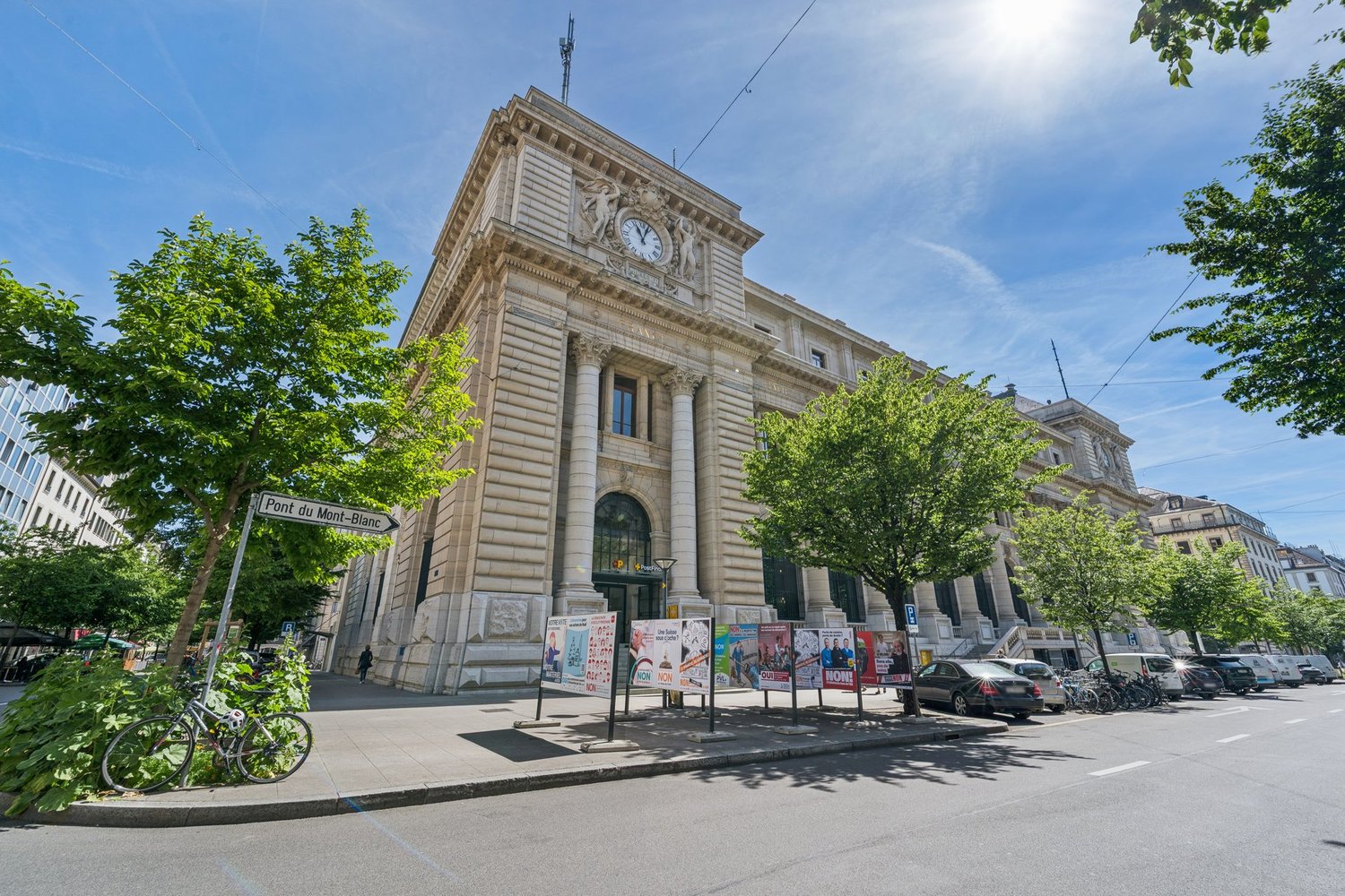 1200m² office